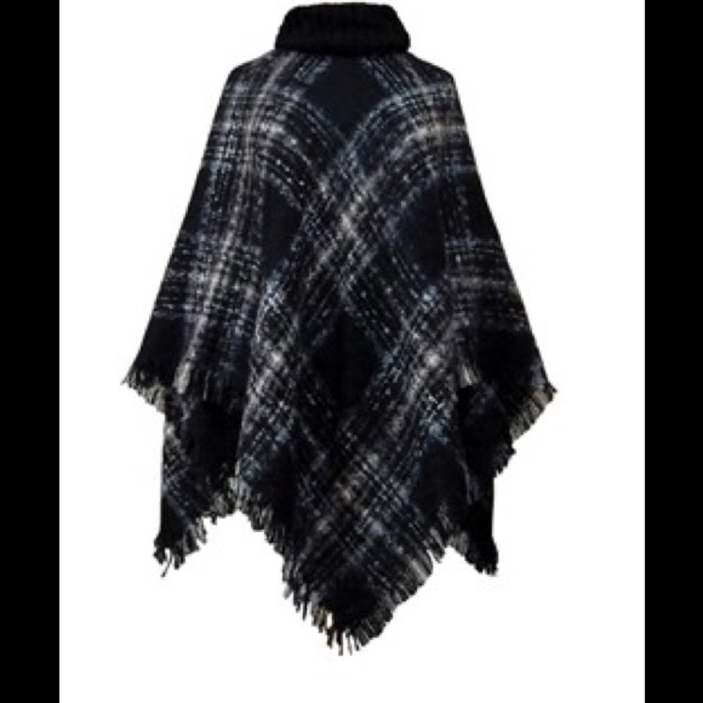 SALE Luxuriously Soft Black&Gray Turtleneck Poncho